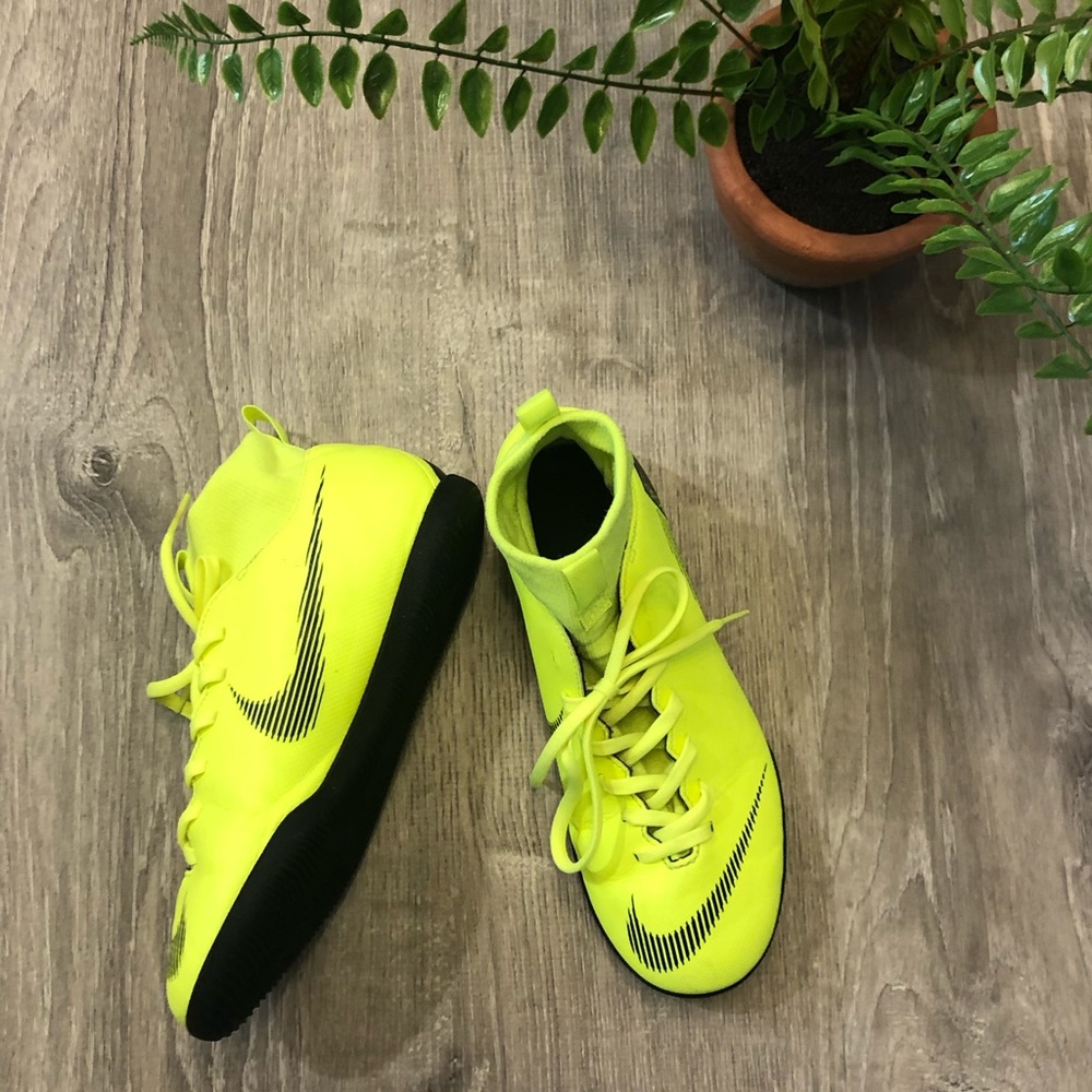 Nike mercurialX Superfly6 indoor soccer cleat